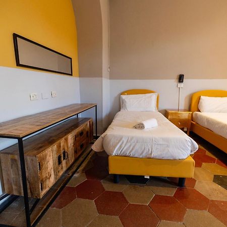 Хостел Borgo Ripa Urban Travel Рим Екстер'єр фото
