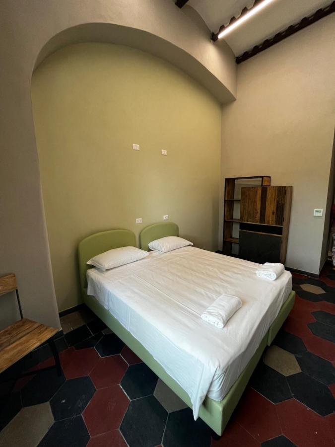 Хостел Borgo Ripa Urban Travel Рим Екстер'єр фото