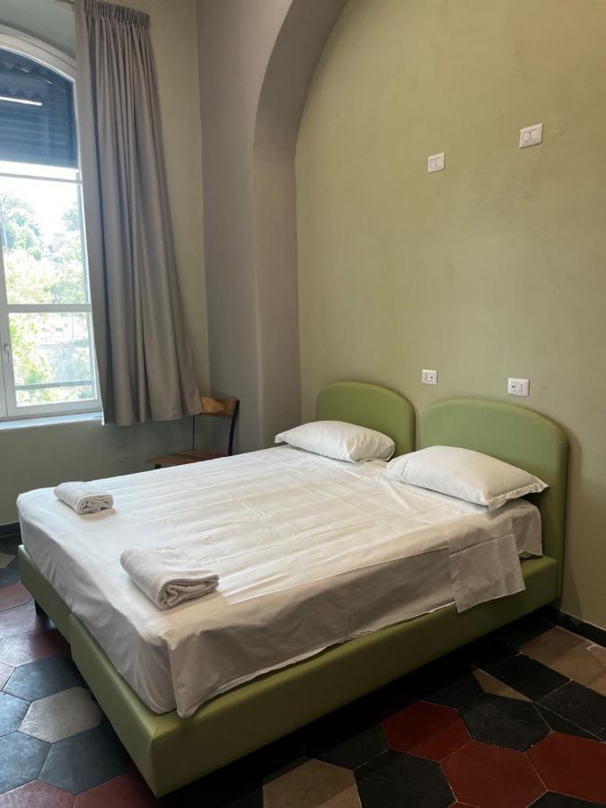 Хостел Borgo Ripa Urban Travel Рим Екстер'єр фото