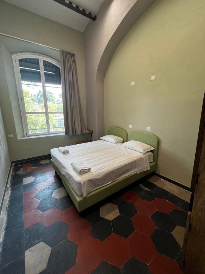 Хостел Borgo Ripa Urban Travel Рим Екстер'єр фото