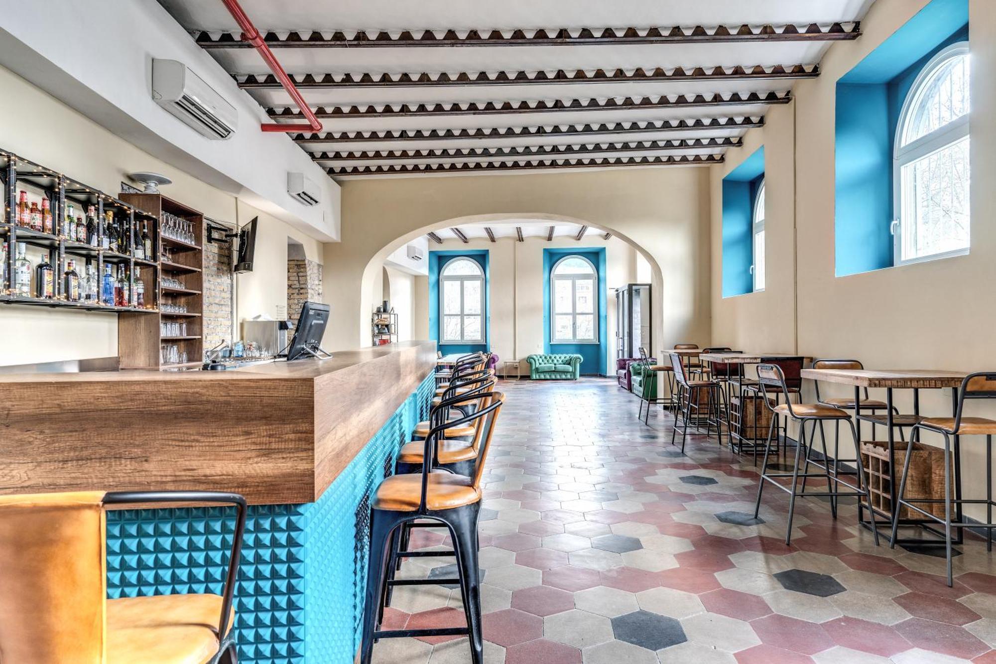 Хостел Borgo Ripa Urban Travel Рим Екстер'єр фото