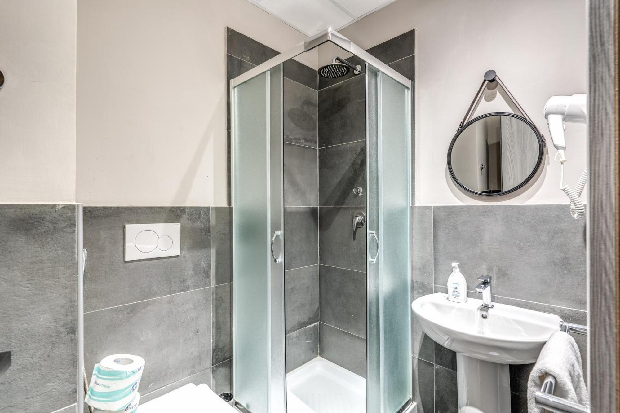 Хостел Borgo Ripa Urban Travel Рим Екстер'єр фото