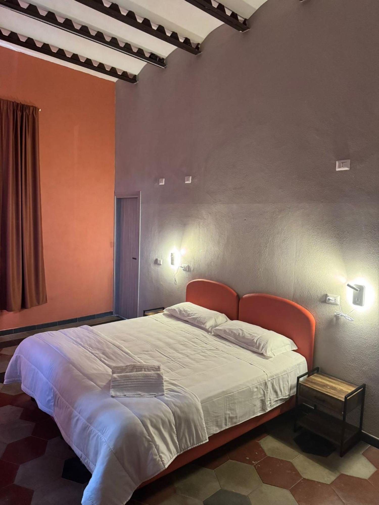 Хостел Borgo Ripa Urban Travel Рим Екстер'єр фото