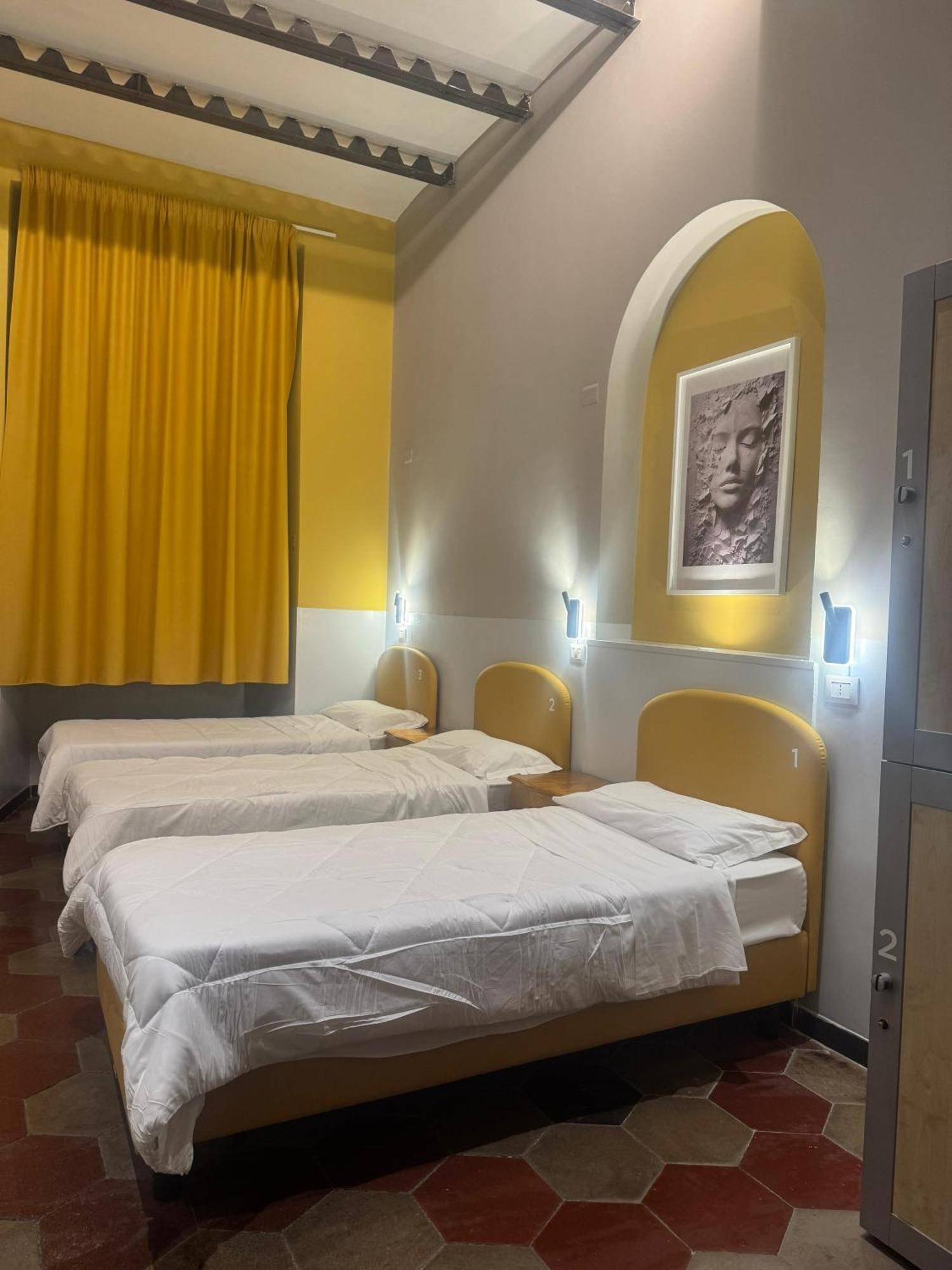 Хостел Borgo Ripa Urban Travel Рим Екстер'єр фото