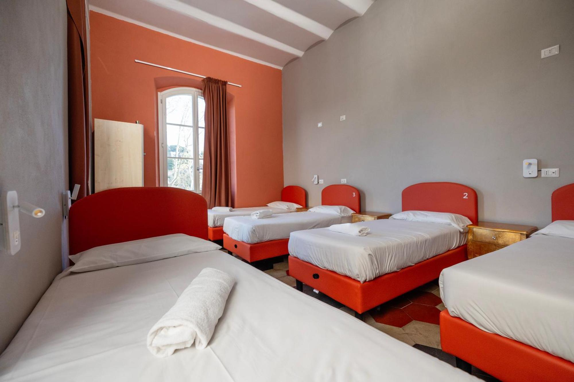 Хостел Borgo Ripa Urban Travel Рим Екстер'єр фото