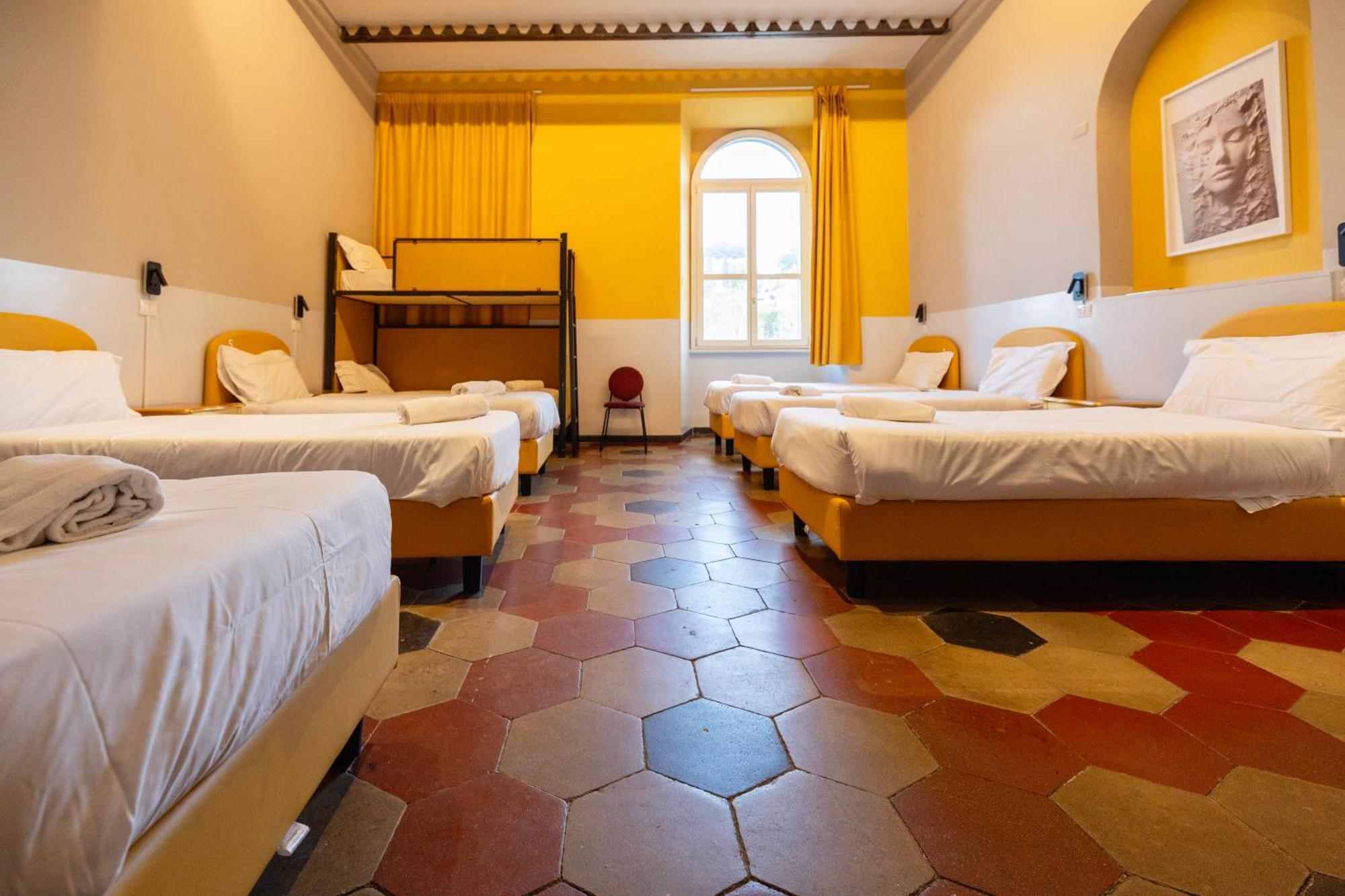 Хостел Borgo Ripa Urban Travel Рим Екстер'єр фото
