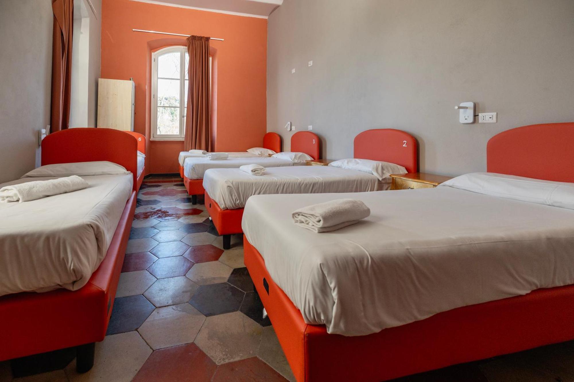 Хостел Borgo Ripa Urban Travel Рим Екстер'єр фото